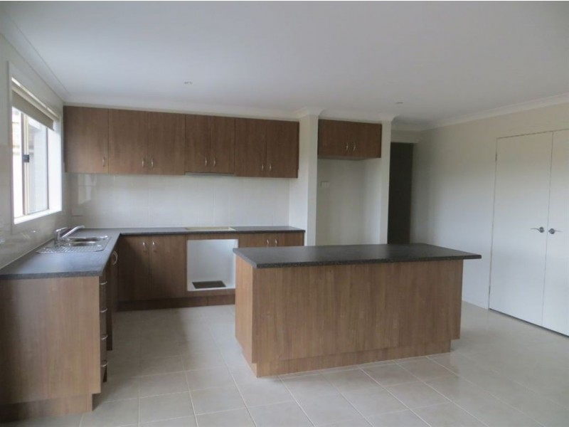 40 Kensington Square, Drouin VIC 3818