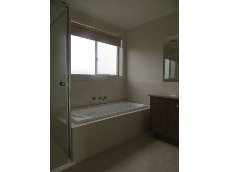 40 Kensington Square, Drouin VIC 3818