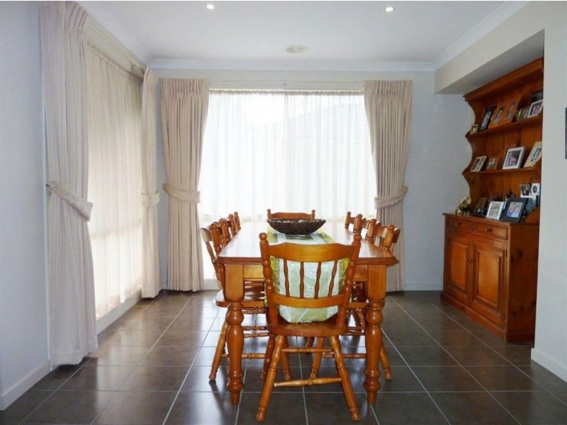 5 Jane Court, Drouin VIC 3818