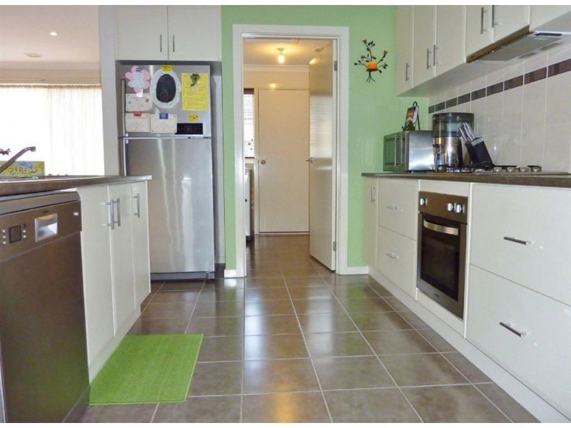 5 Jane Court, Drouin VIC 3818