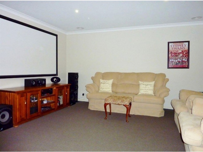 5 Jane Court, Drouin VIC 3818