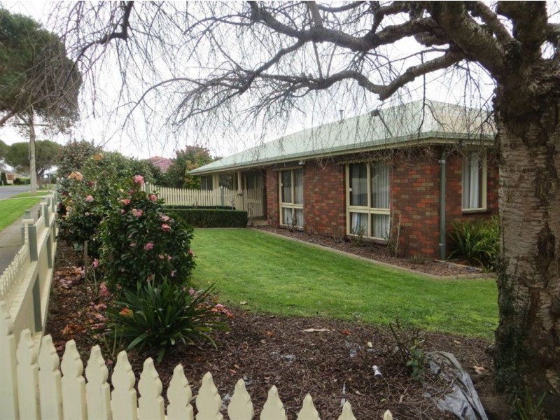 1 Floris Avenue, Drouin VIC 3818