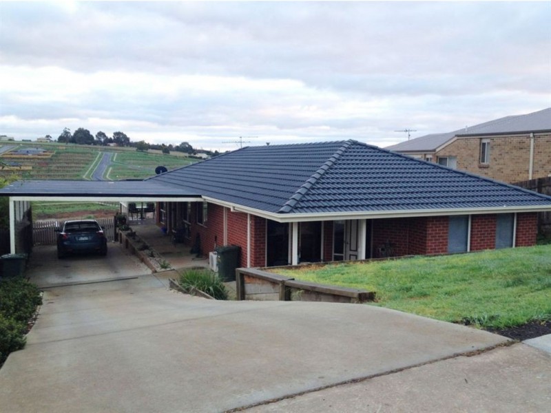 33 Walker Drive, Drouin VIC 3818