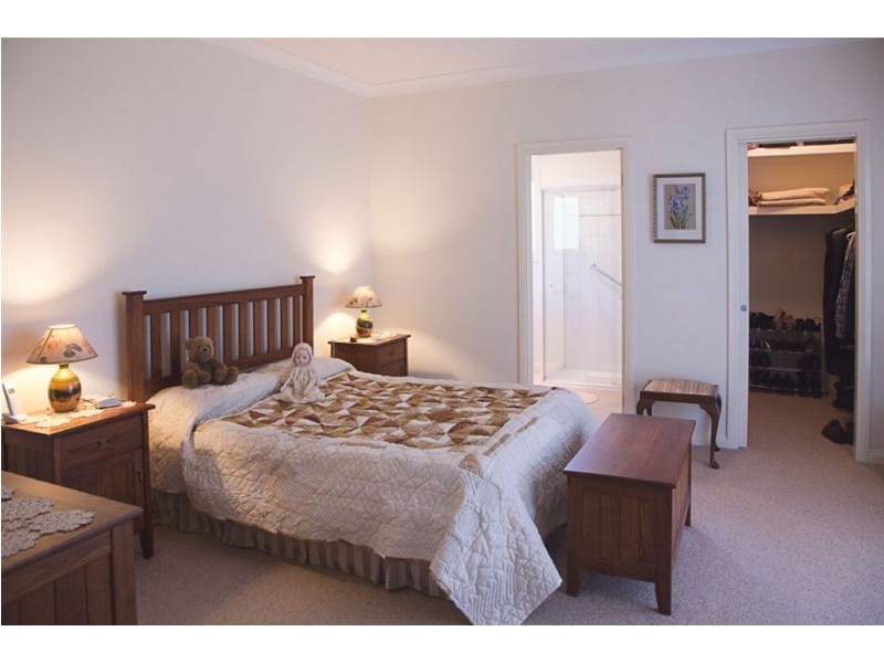 9 Hague Court, Drouin VIC 3818