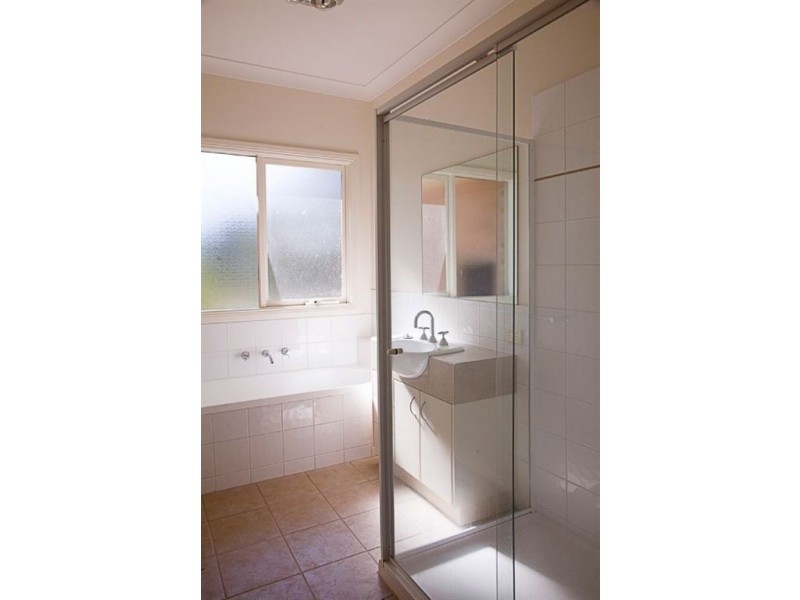 9 Hague Court, Drouin VIC 3818