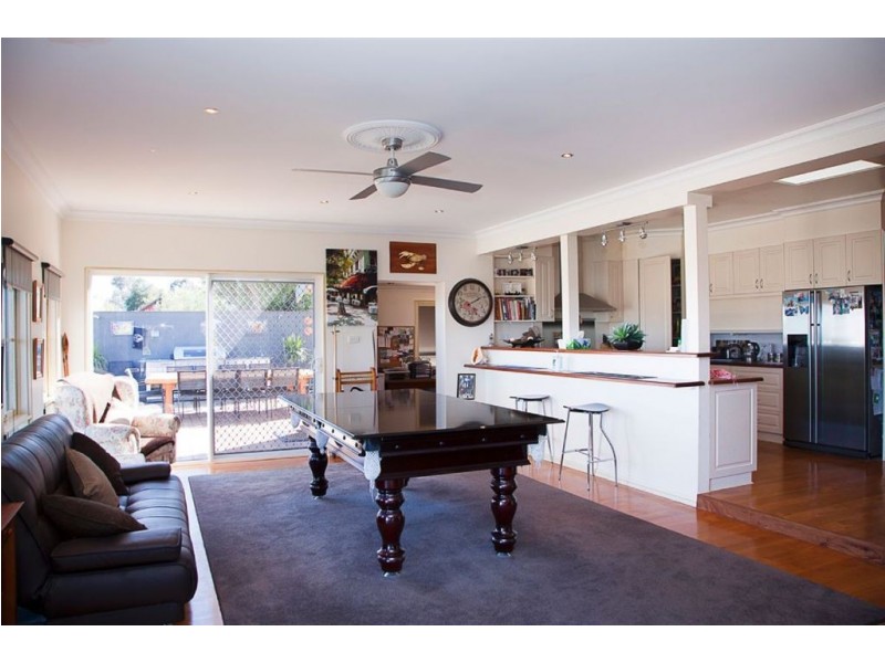 10 Mary Street, Bunyip VIC 3815