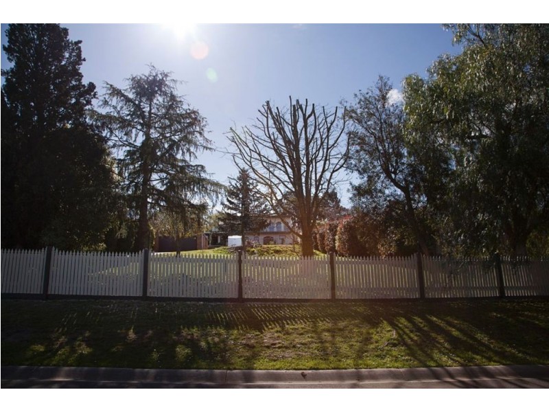 10 Mary Street, Bunyip VIC 3815