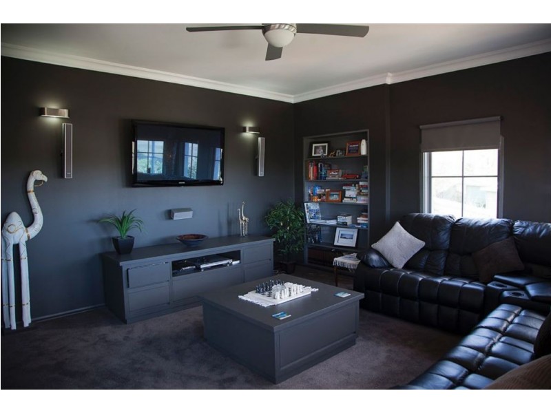 10 Mary Street, Bunyip VIC 3815