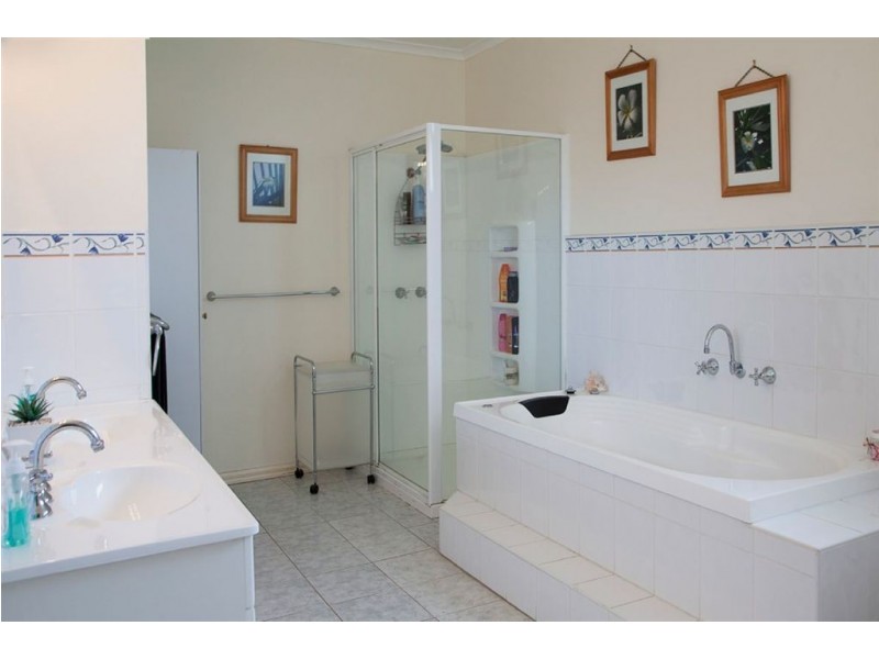 10 Mary Street, Bunyip VIC 3815