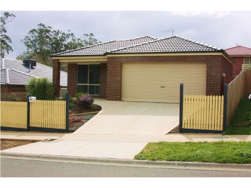 17 Holland Street, Drouin VIC 3818