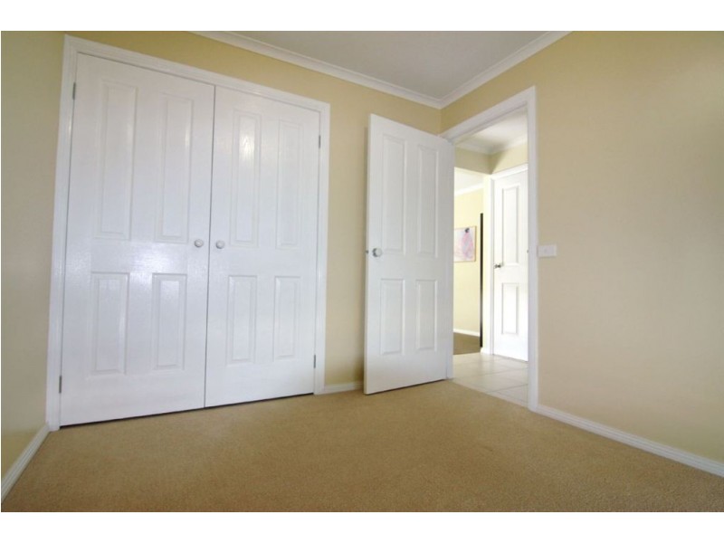 17 Holland Street, Drouin VIC 3818