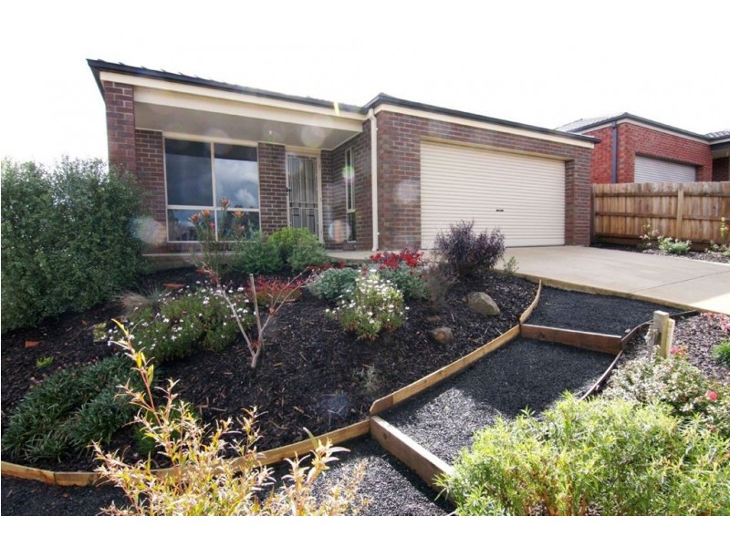 17 Holland Street, Drouin VIC 3818