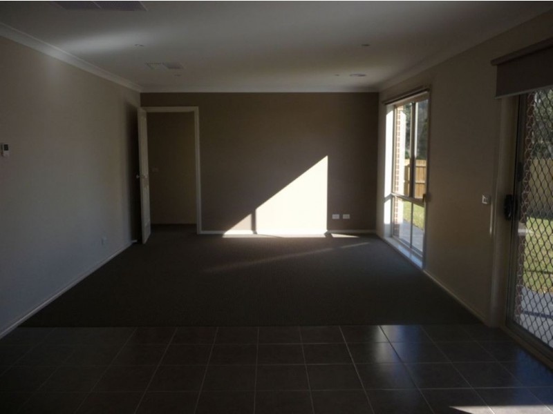 22 Holland Street, Drouin VIC 3818