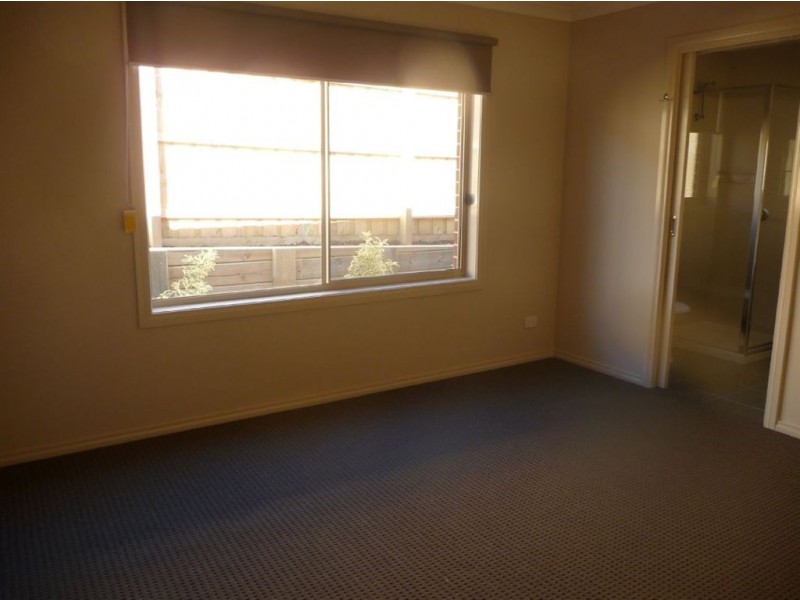 22 Holland Street, Drouin VIC 3818