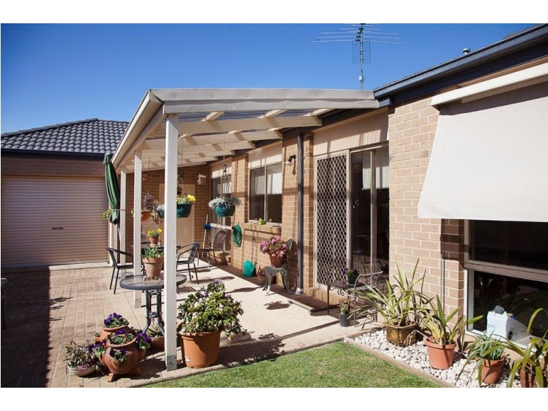 21 Carbine Court, Drouin VIC 3818