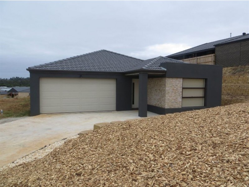 30 Hatfield Drive, Drouin VIC 3818