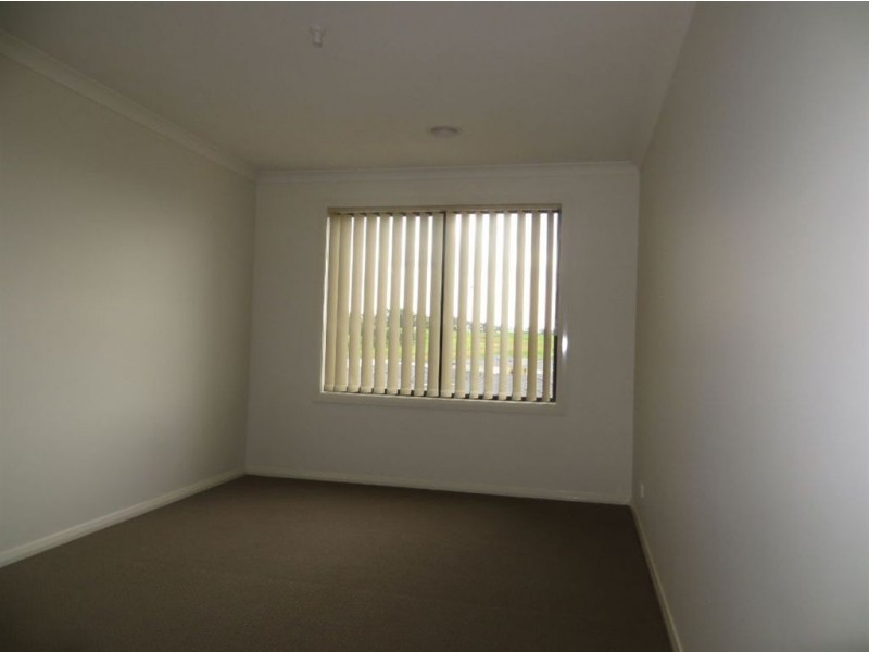 30 Hatfield Drive, Drouin VIC 3818