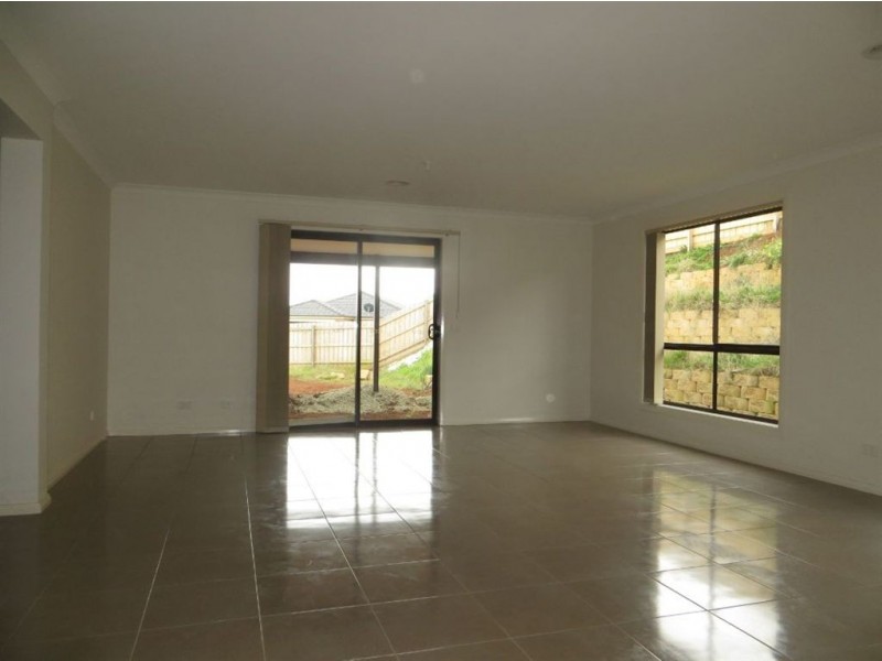 30 Hatfield Drive, Drouin VIC 3818