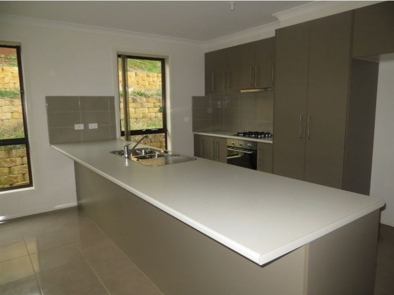 30 Hatfield Drive, Drouin VIC 3818