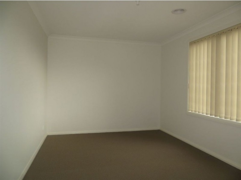 30 Hatfield Drive, Drouin VIC 3818