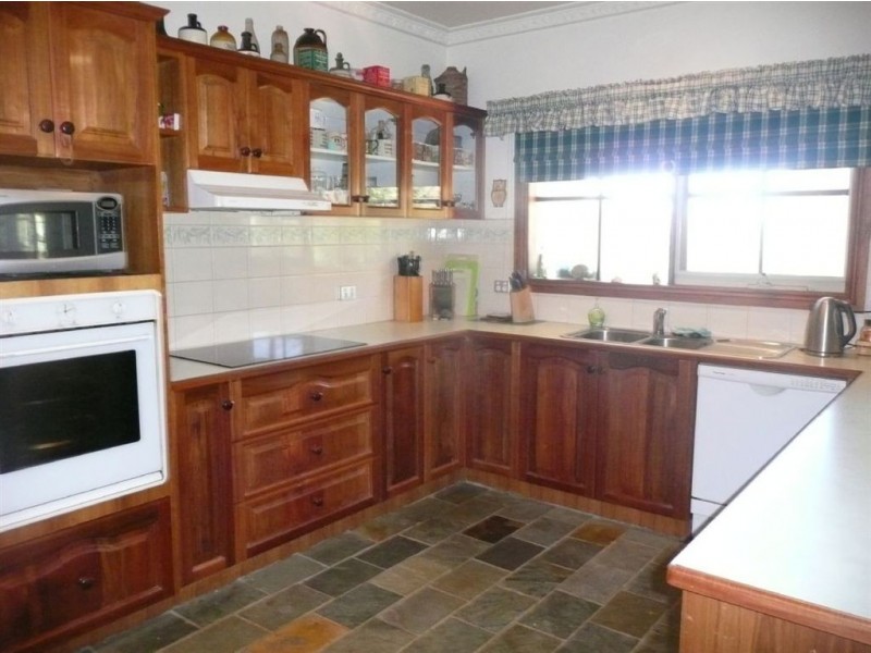 15 Sherwood Court, Drouin VIC 3818