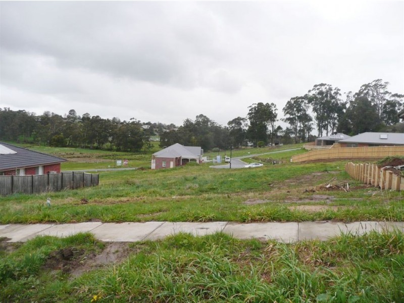 6 Monica Drive, Drouin VIC 3818