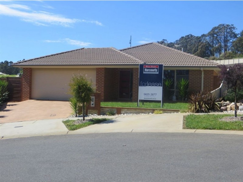 9 Lakeside Court, Drouin VIC 3818