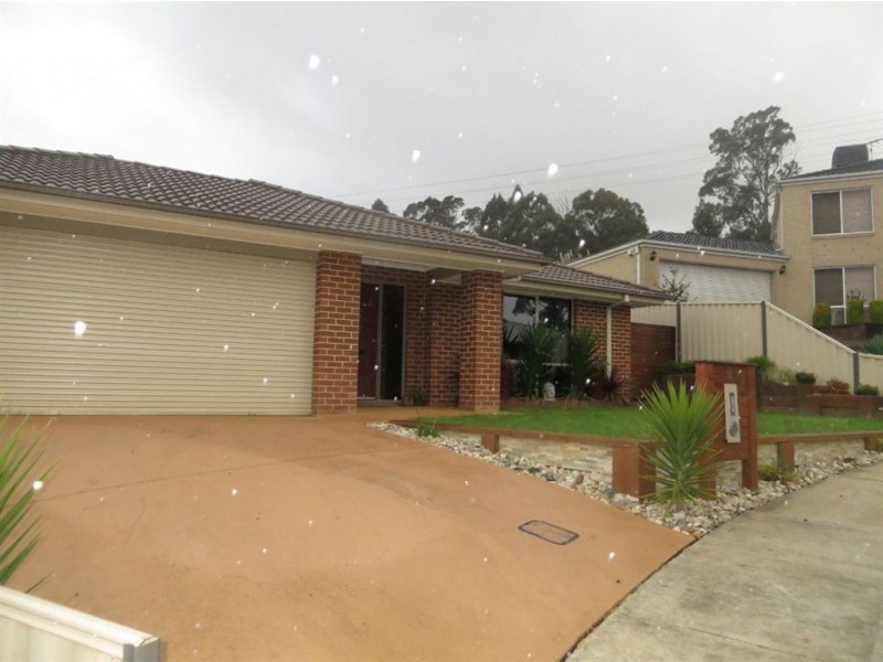 9 Lakeside Court, Drouin VIC 3818