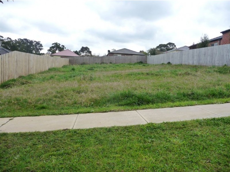 4 Eucalypt Court, Drouin VIC 3818