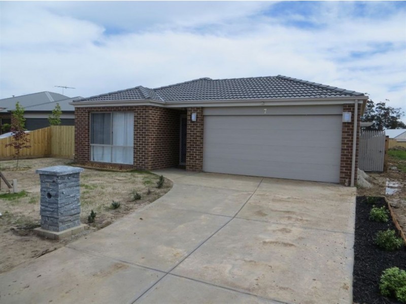 7 Dot Court, Drouin VIC 3818
