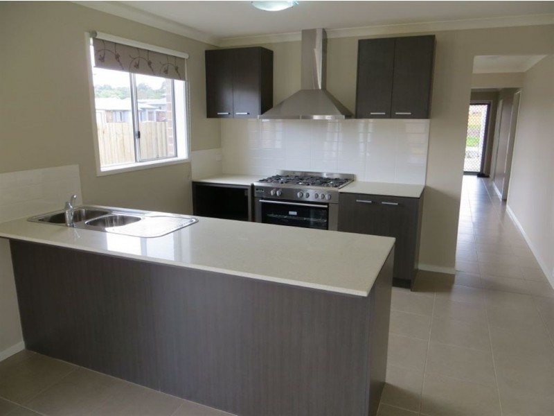 7 Dot Court, Drouin VIC 3818