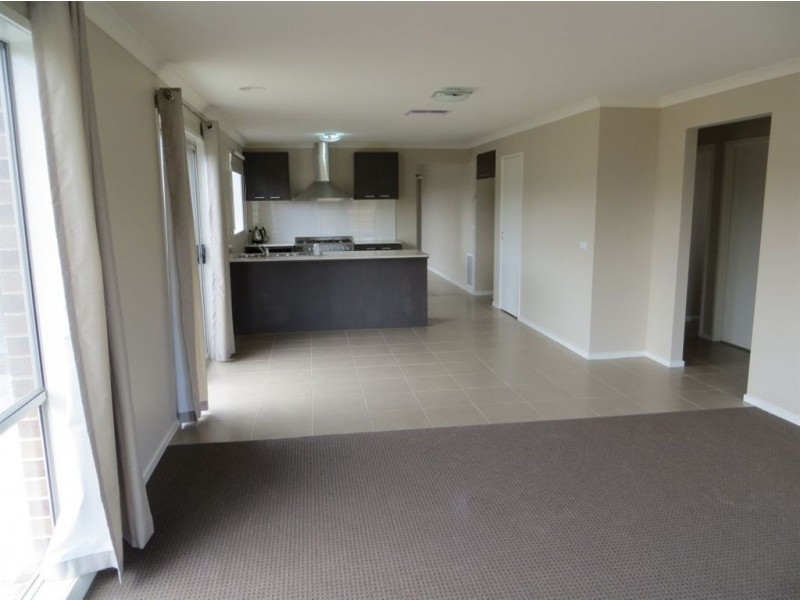 7 Dot Court, Drouin VIC 3818