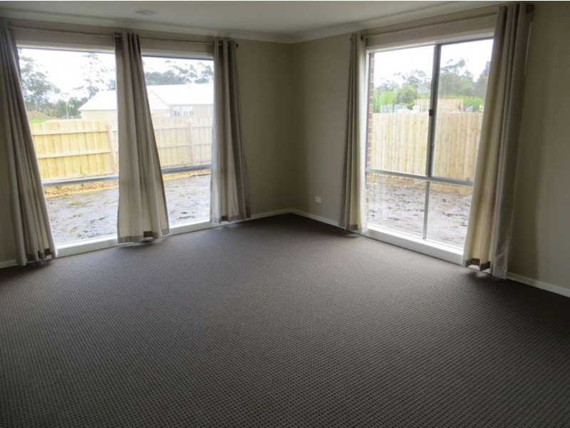 7 Dot Court, Drouin VIC 3818