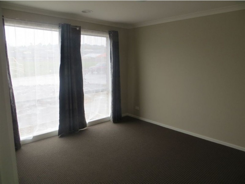 7 Dot Court, Drouin VIC 3818