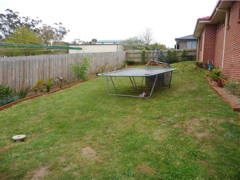 12 Richie Court, Drouin VIC 3818