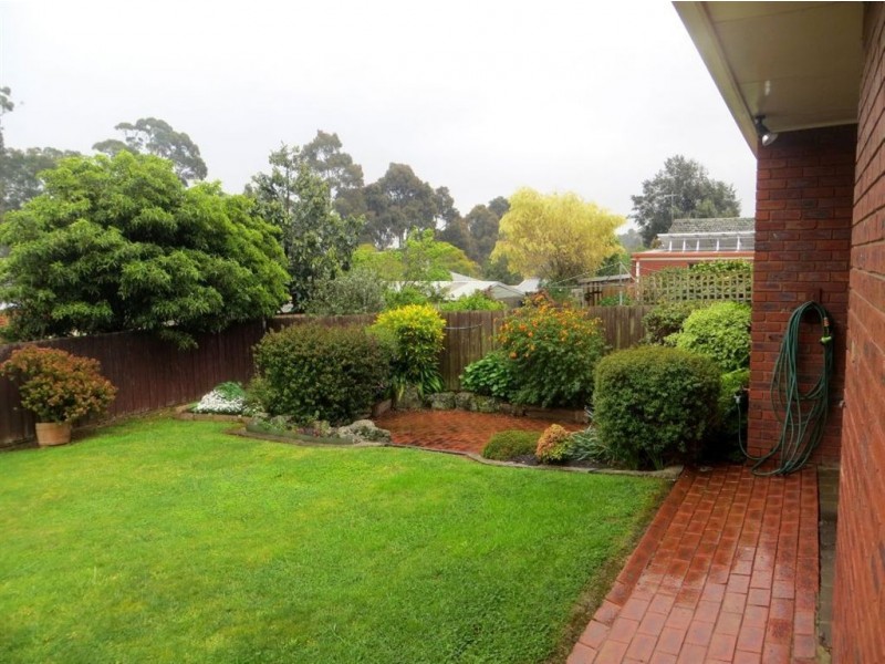 12 Lindsay Street, Drouin VIC 3818