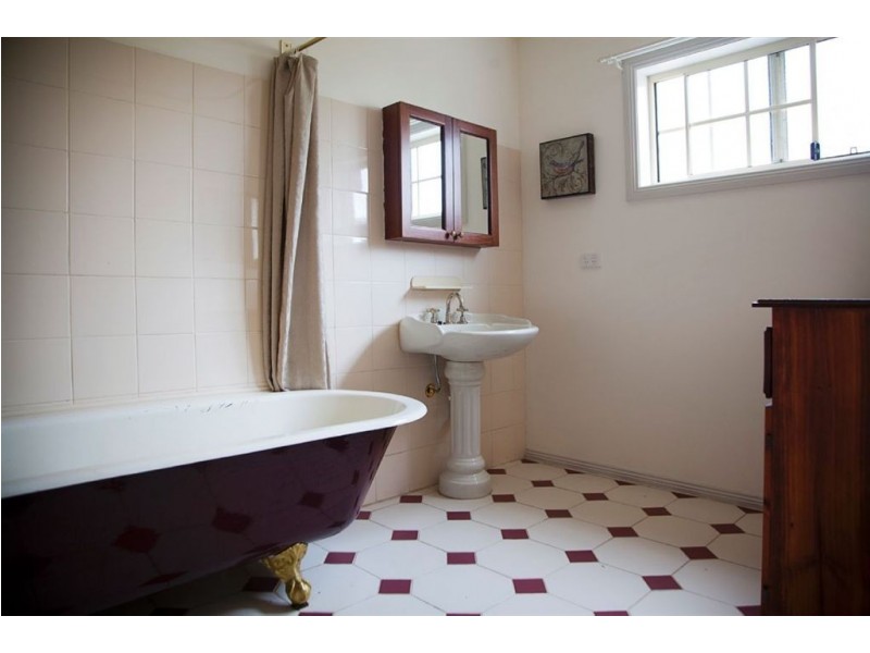 8 Green Valley Drive, Drouin VIC 3818