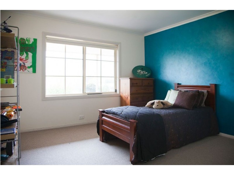 8 Green Valley Drive, Drouin VIC 3818