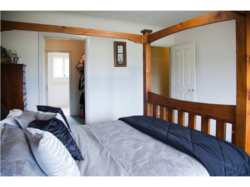 8 Green Valley Drive, Drouin VIC 3818