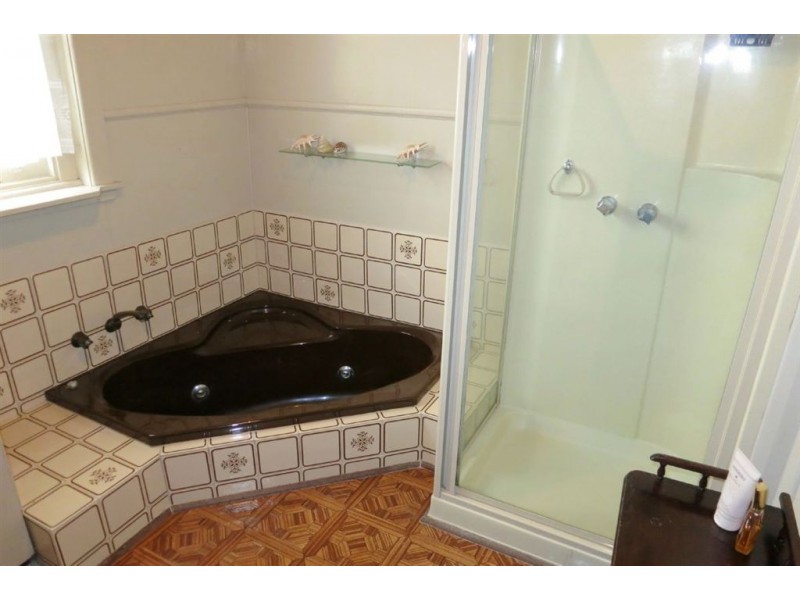 4 Garfield Road, Garfield VIC 3814