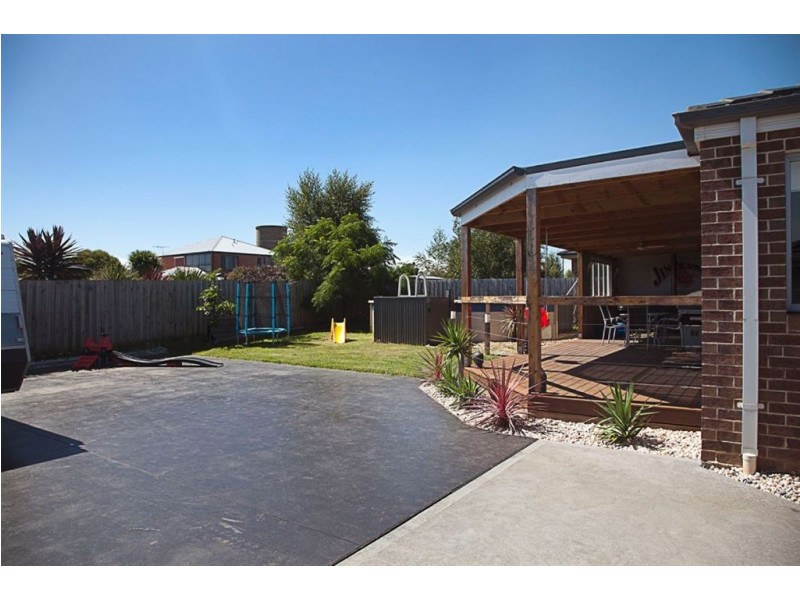 37 Davey Drive, Drouin VIC 3818