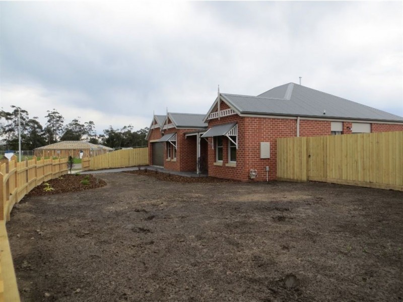 94 Cook Street, Drouin VIC 3818