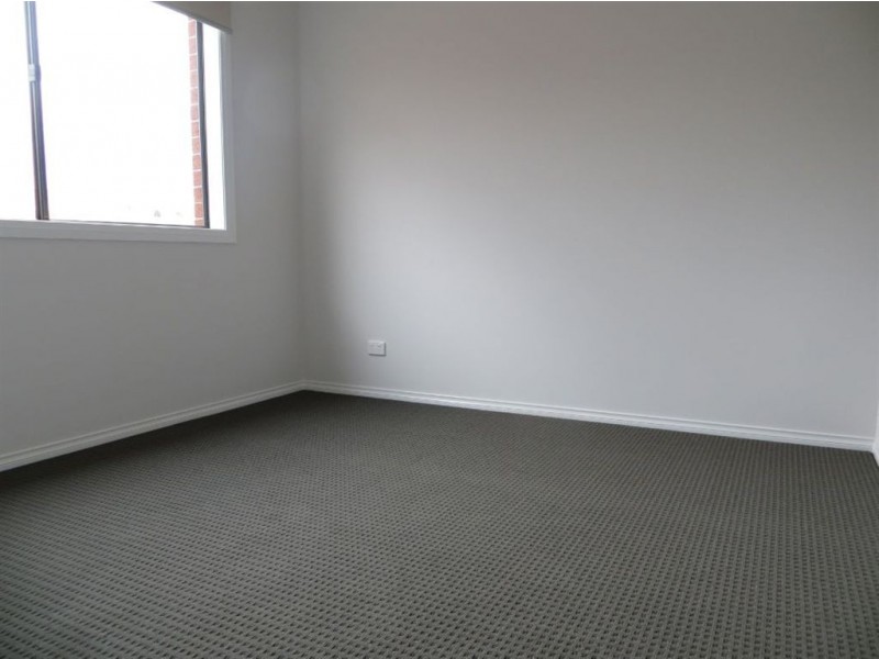 94 Cook Street, Drouin VIC 3818