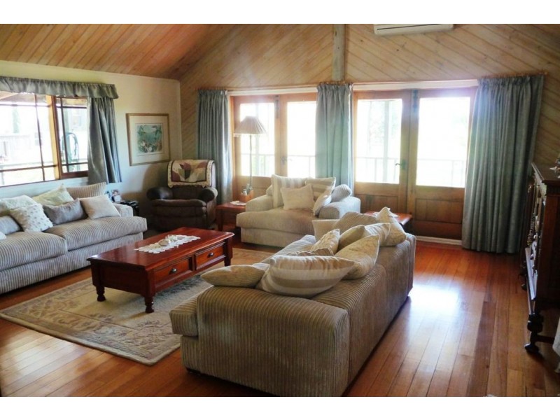 1255 Bunyip River Road, Iona VIC 3815