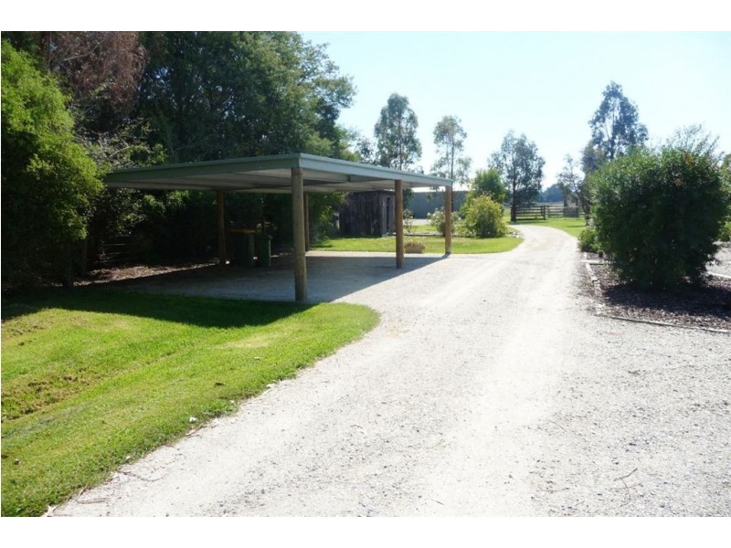 1255 Bunyip River Road, Iona VIC 3815