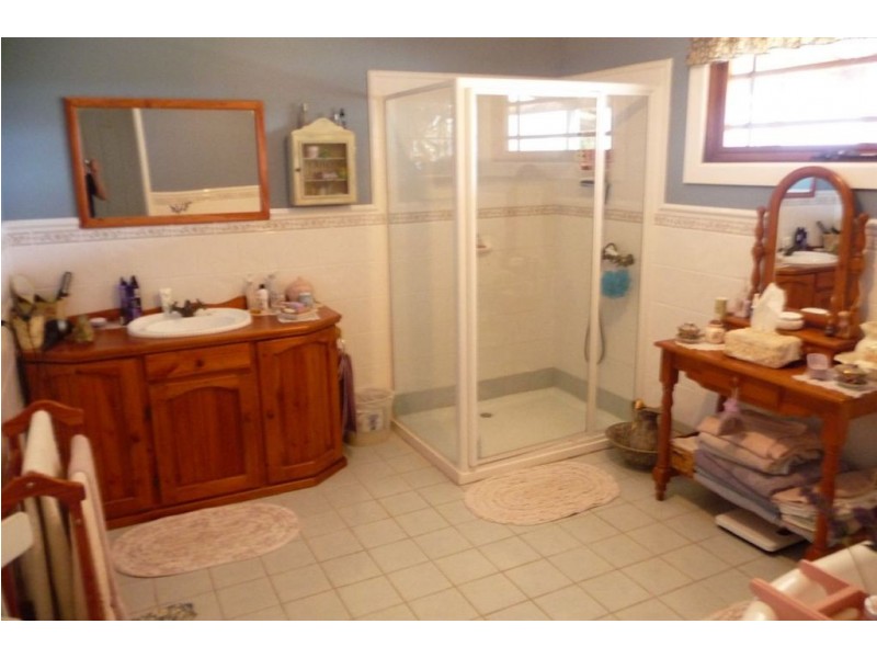 1255 Bunyip River Road, Iona VIC 3815