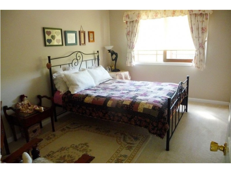 1255 Bunyip River Road, Iona VIC 3815