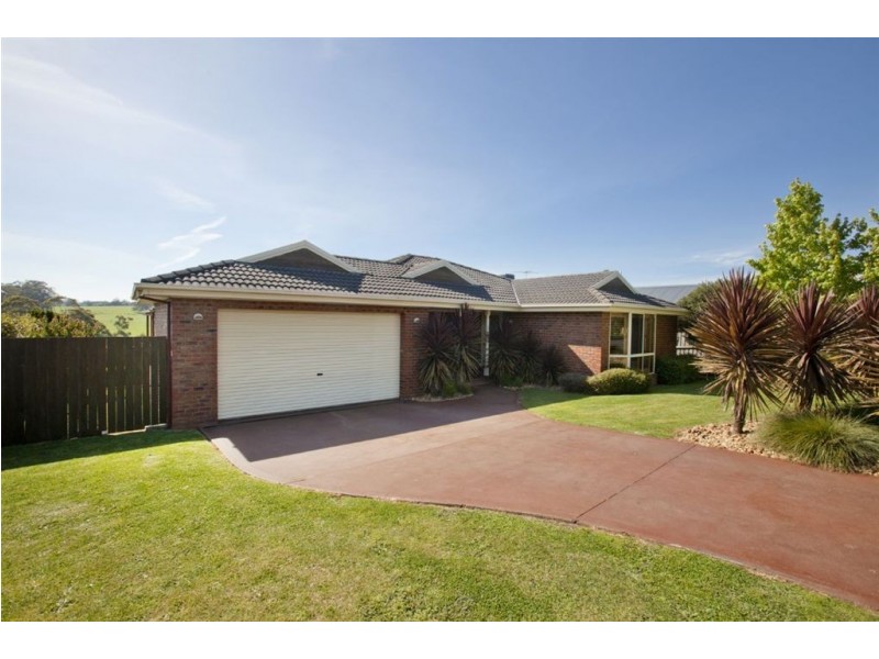 46 Outlook Drive, Drouin VIC 3818