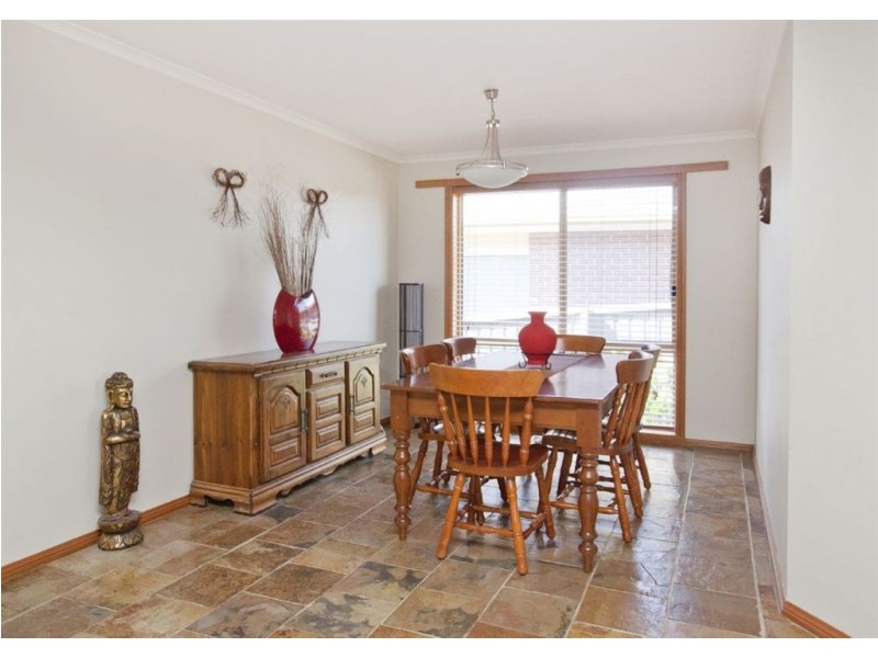 46 Outlook Drive, Drouin VIC 3818