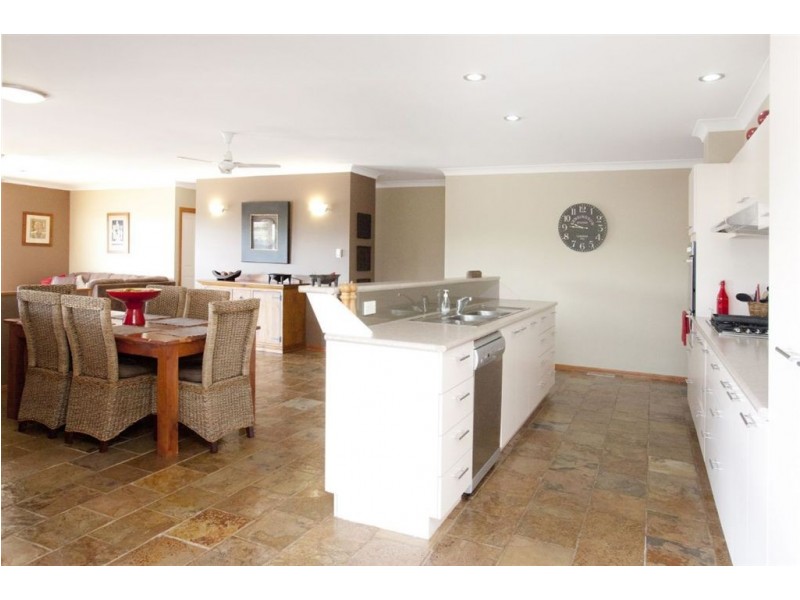 46 Outlook Drive, Drouin VIC 3818